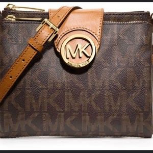 Michael Kors crossover bag